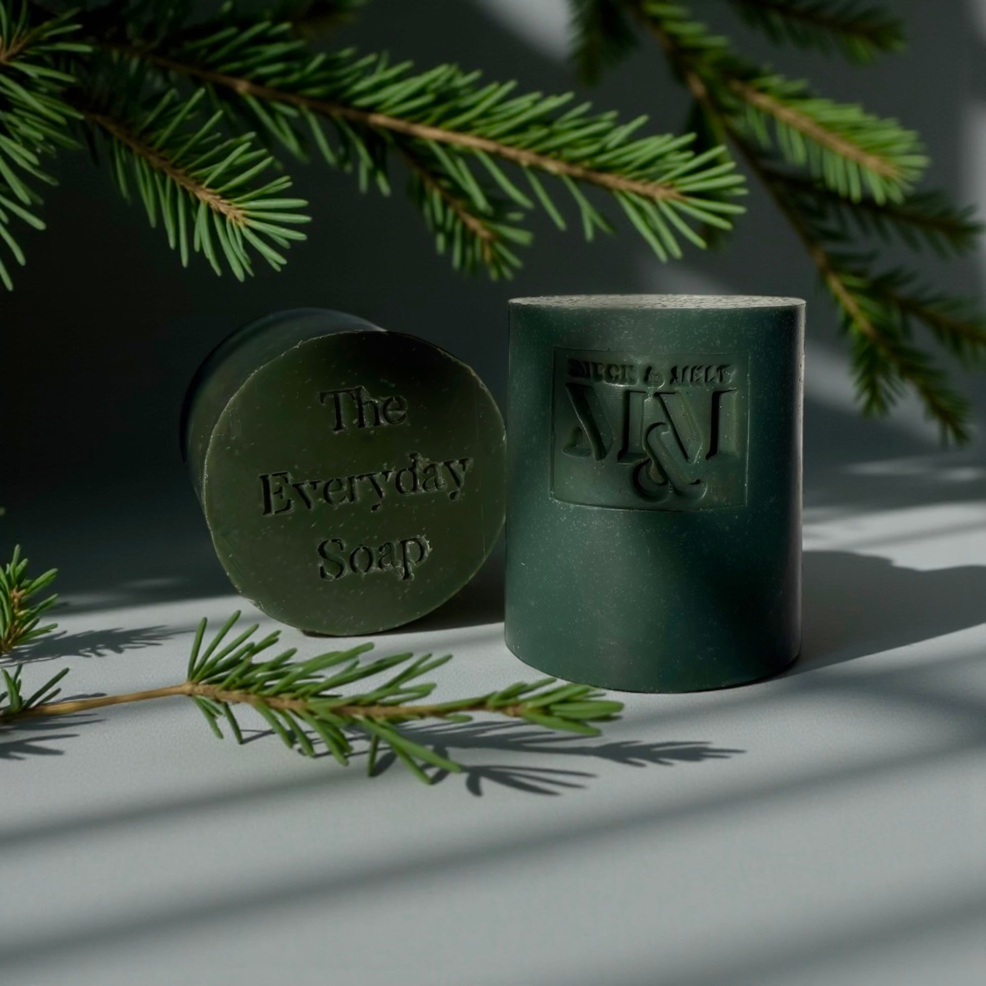 Vegan winter soap bar with aloe vera and natural green colourants”