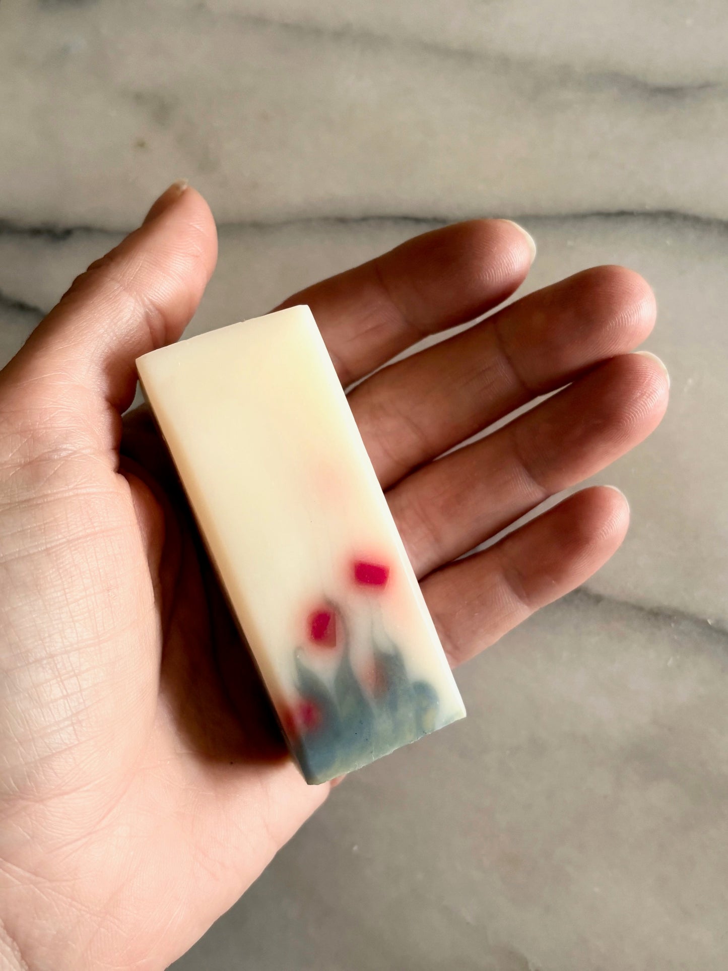 Mini Poppies handmade natural soap made with all natural ingredients. Flower-inspired luxury soap bar for travel or gifting.